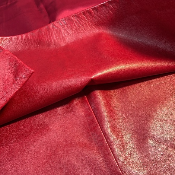 Danier red leather pencil skirt made in Canada - Picture 16 of 17